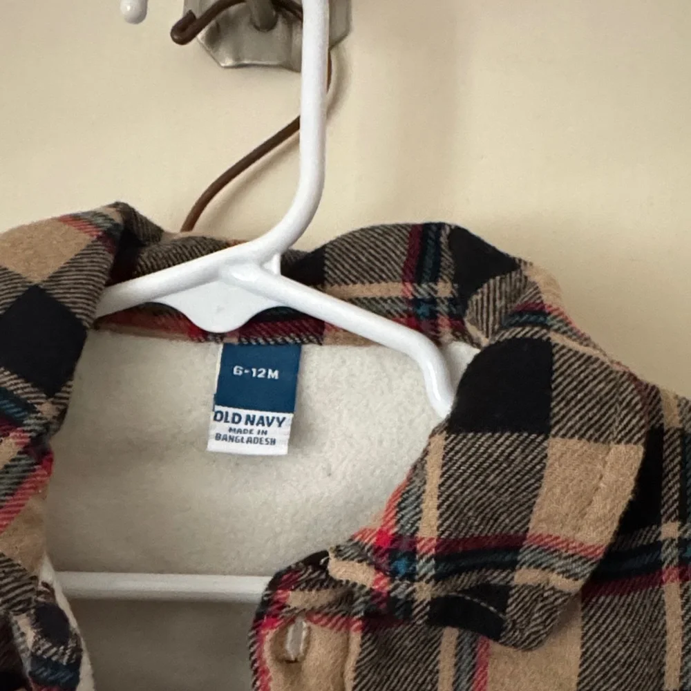 Old Navy baby Plaid Button-Up Shacket size 6-12m